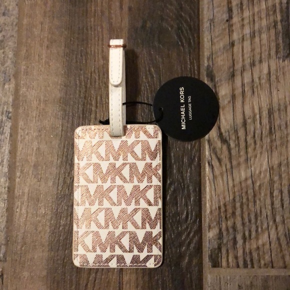 Michael Kors Luggage tag NWT